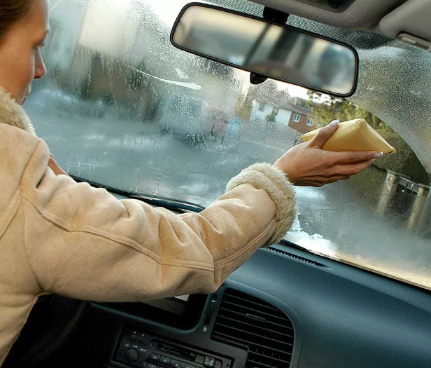 Фотография к новости Как избавиться от запотевания стекол в авто