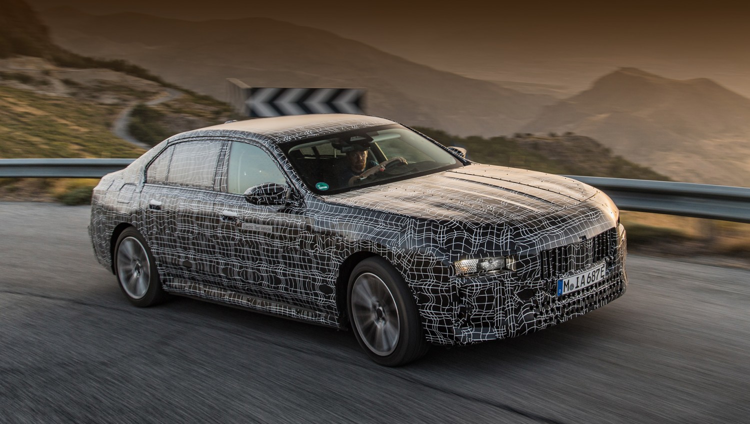 Фотография к новости Электрокар BMW i7 готовится в серию