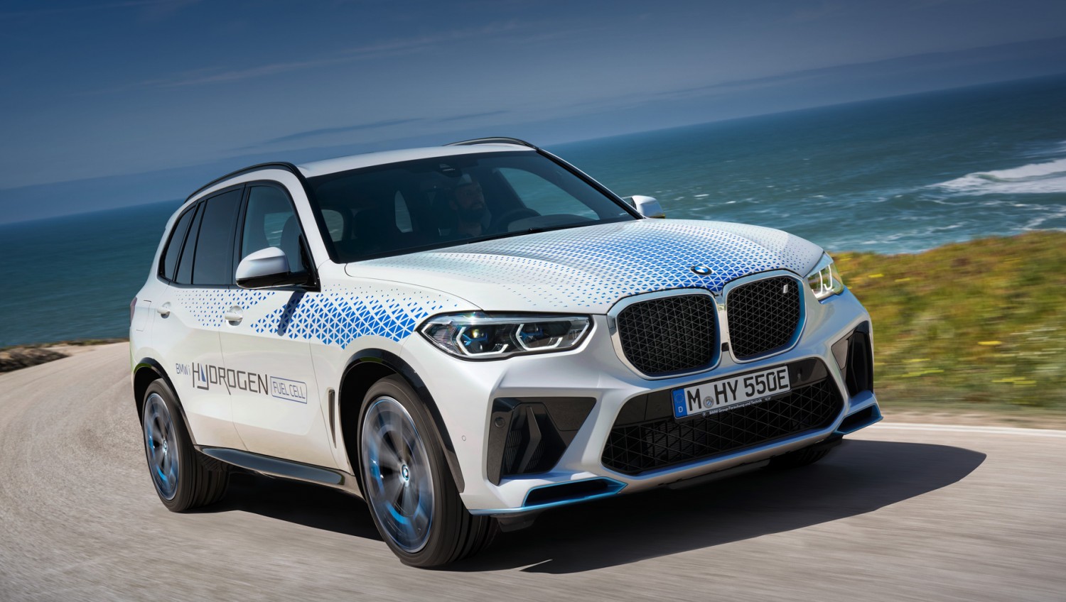 Фотография к новости BMW iX5 Hydrogen выйдет этой осенью